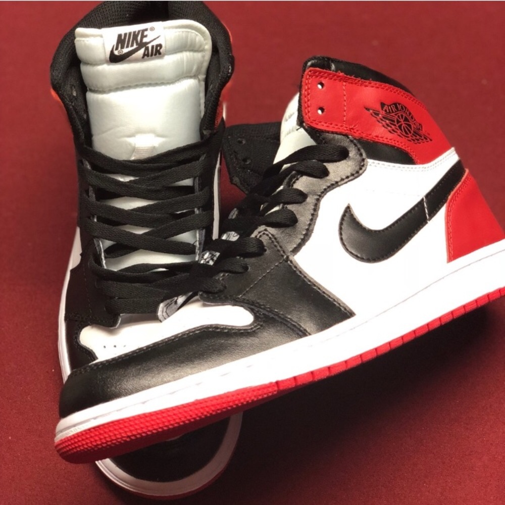 Air Jordan 1 Hi “Black Toe”